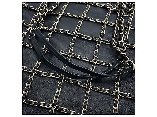 Borsa Tote con catena Chanel in pelle d'agnello nera - vista 11