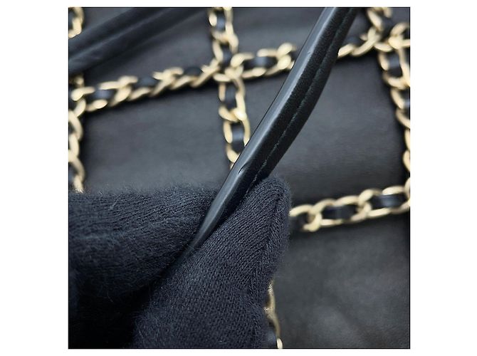 Borsa Tote con catena Chanel in pelle d'agnello nera - vista 12