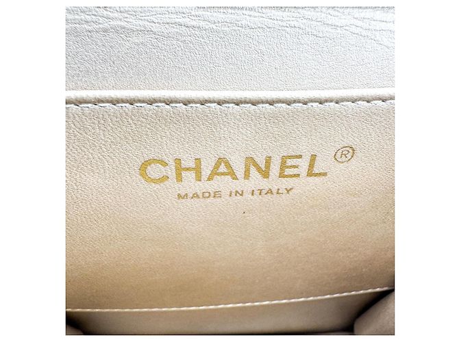 Chanel Chic Pearls Flap Quilted Lambskin Mini - vista 6