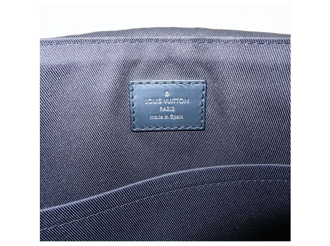 Louis Vuitton District Messenger Monogram Eclipse Canvas PM - vista 6