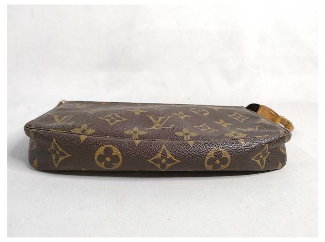 Louis Vuitton Randonnee Pochette Monogram Coated Canvas - vista 3