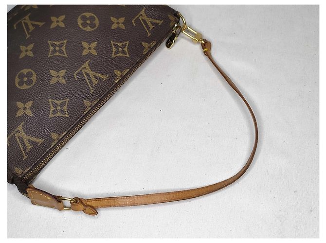 Louis Vuitton Randonnee Pochette Monogram Coated Canvas - vista 4