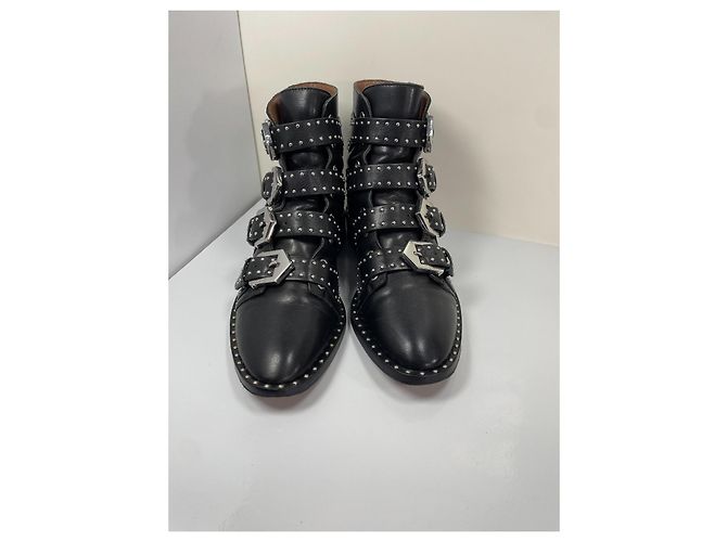 Givenchy Botines de piel negra con hebillas de tachuelas - vista 3