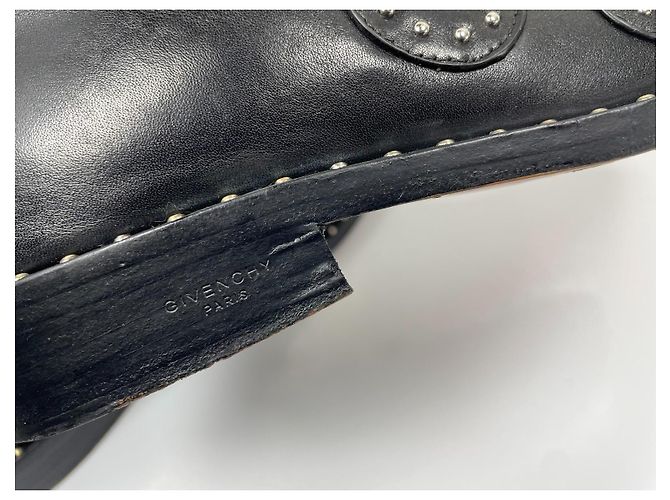 Givenchy Botines de piel negra con hebillas de tachuelas - vista 7