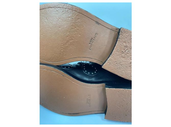 Givenchy Botines de piel negra con hebillas de tachuelas - vista 9