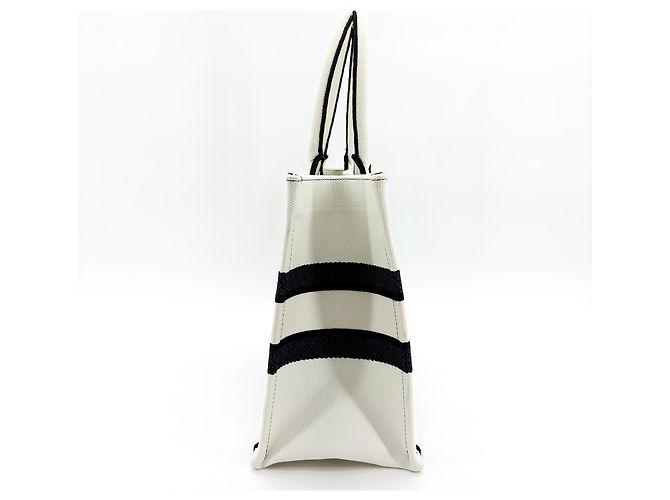 Christian Dior Miss Dior Book Embroidered Canvas Medium - vista 3