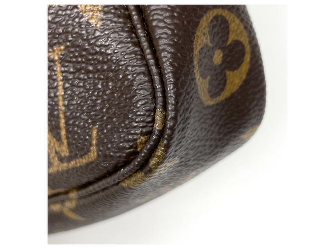Louis Vuitton Monogram Pochette Accessoires - vista 3