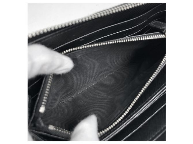 Cartera larga de piel negra de Prada - vista 6