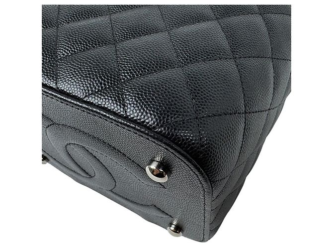 Borsa a tracolla e vanity Chanel in pelle di vitello granulata nera - vista 8