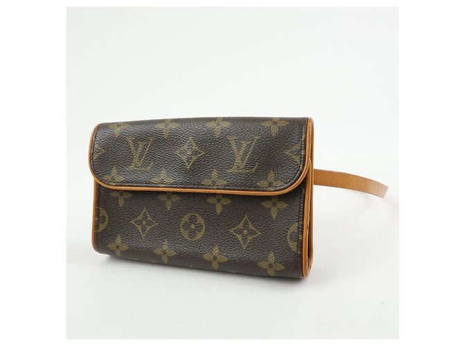 Louis Vuitton Florentine Waist Monogram Canvas Medium - vista 3