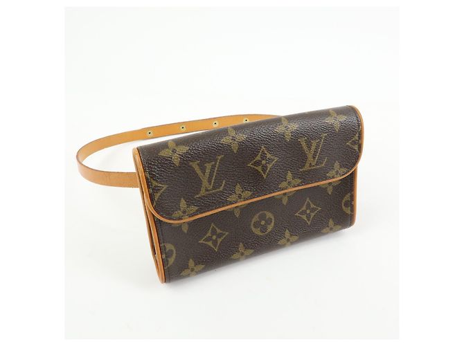 Louis Vuitton Florentine Waist Monogram Canvas Medium - vista 4