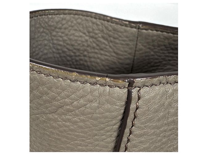 Prada 2-Way Tote Bag aus beigem Leder - Ansicht 5