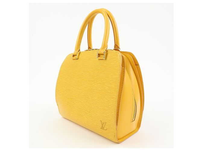 Louis Vuitton Pont Neuf Epi Leather PM - vista 3