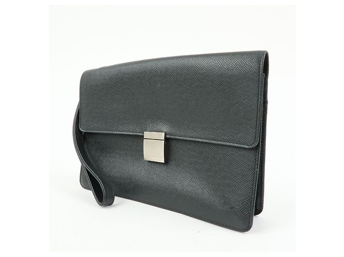 Louis Vuitton Selenga Pochette Pelle Taiga - vista 3