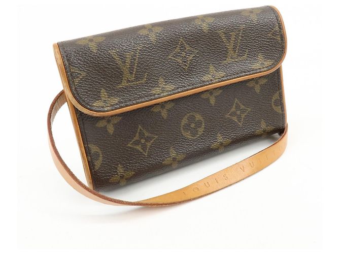 Louis Vuitton Florentine Waist Monogram Canvas Medium - vista 4