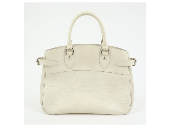 Louis Vuitton Passy Epi Leather PM - vista 2