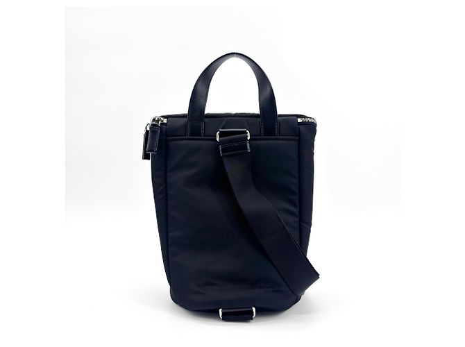 Sling Bag Prada Triangle Zip Re-Nylon in Pelle - vista 2