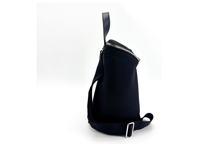 Sling Bag Prada Triangle Zip Re-Nylon in Pelle - vista 3