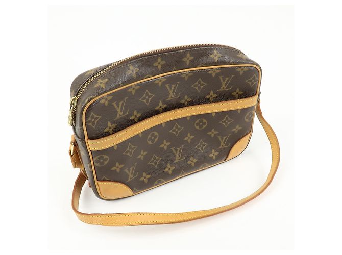 Louis Vuitton Trocadero Monogram Canvas 27 - vista 4