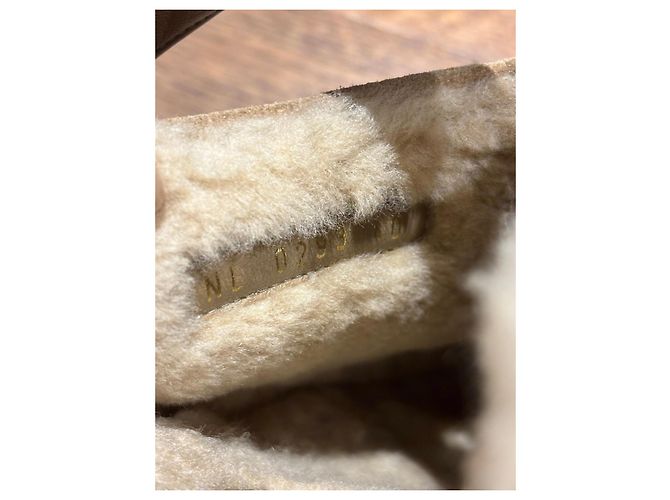 Louis Vuitton Zoccoli Monogram in camoscio foderati shearling - vista 4