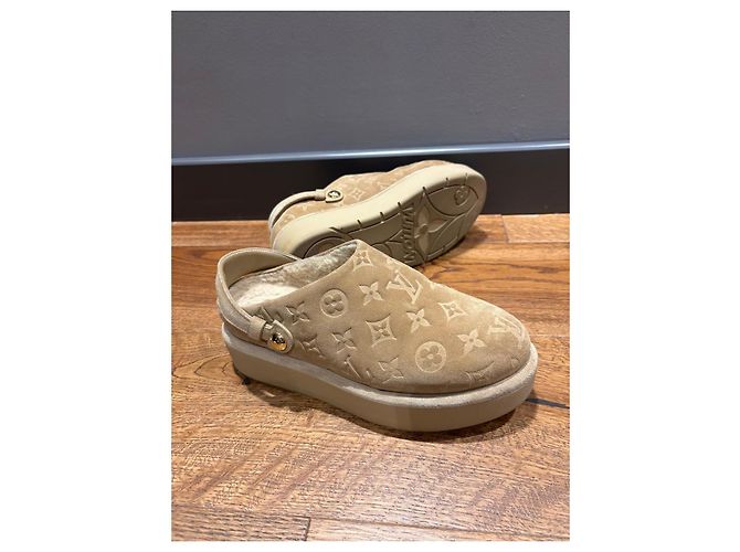 Louis Vuitton Zoccoli Monogram in camoscio foderati shearling - vista 9