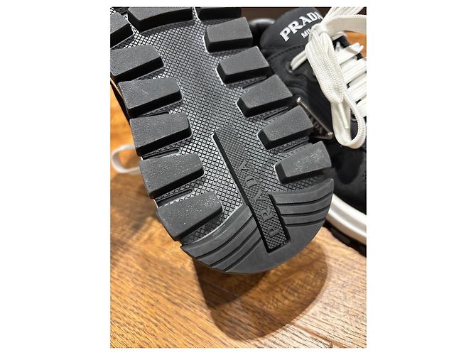 Sneakers Prada in Re-Nylon e pelle nere - vista 2
