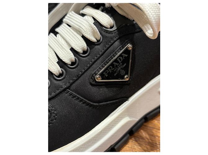 Sneakers Prada in Re-Nylon e pelle nere - vista 8
