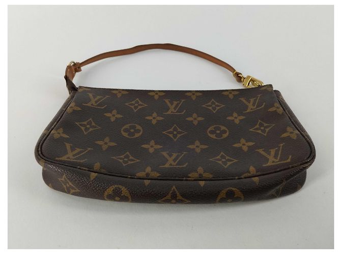 Louis Vuitton Randonnee Pochette Monogram Coated Canvas Medium - vista 7