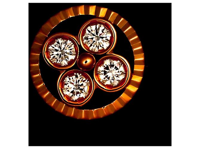 Orecchini Louis Vuitton Pusse Sun Blossom BB Diamond Earrings - vista 7