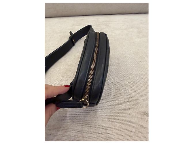 Gucci GG Marmont Gürteltasche aus gestepptem Leder - Schwarz - Ansicht 5