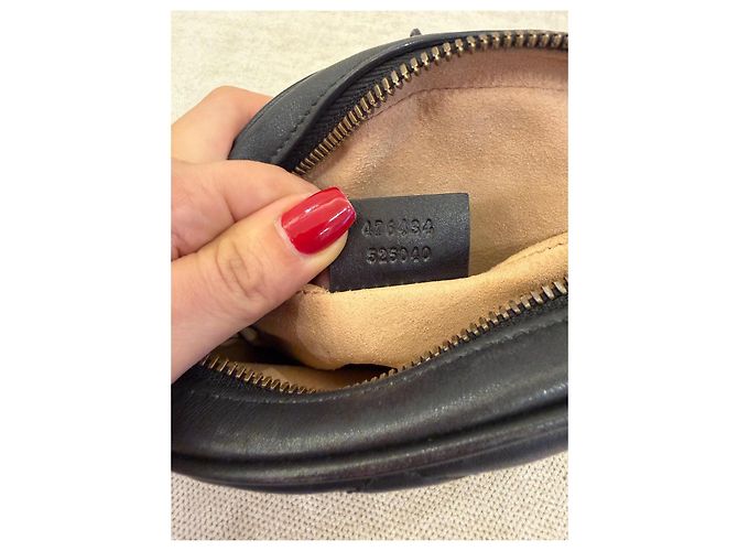 Gucci GG Marmont Gürteltasche aus gestepptem Leder - Schwarz - Ansicht 9
