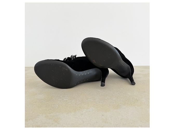 Stivaletti Chanel in velluto nero Camelia - vista 7