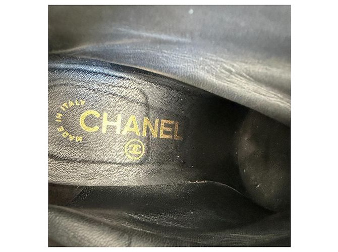Stivaletti Chanel in velluto nero Camelia - vista 8