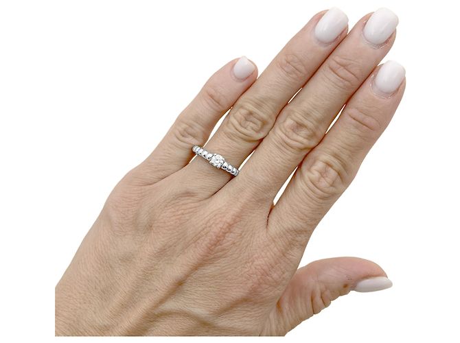 Van Cleef & Arpels Solitärring, "Perlée", Weißgold und Diamant. - Ansicht 6