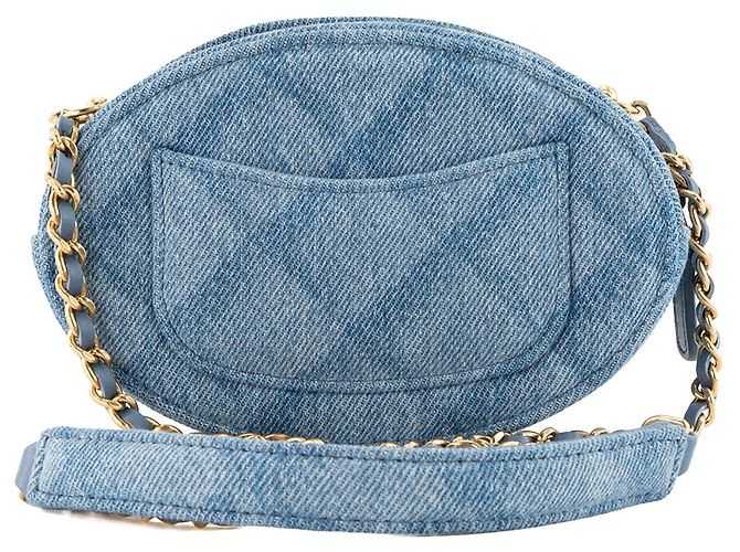 CHANEL - Borsa a tracolla Oval CC Chanel in denim blu e metallo dorato - vista 3
