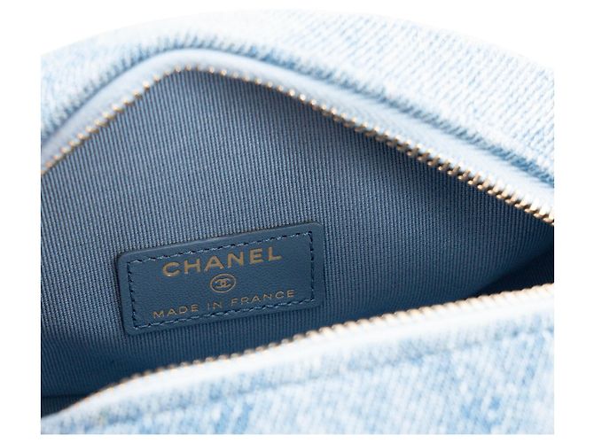 CHANEL - Borsa a tracolla Oval CC Chanel in denim blu e metallo dorato - vista 5
