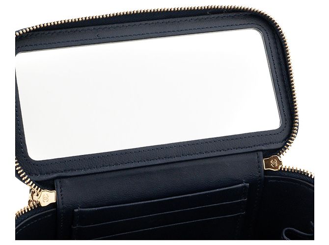 CHANEL - Borsa a tracolla Vanity Top Handle in pelle liscia blu navy - vista 6