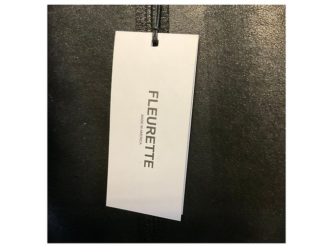 Autre Marque Fleurette Metallic Black Leder-Mantel in mittlerer Länge mit Gürtel - Ansicht 5