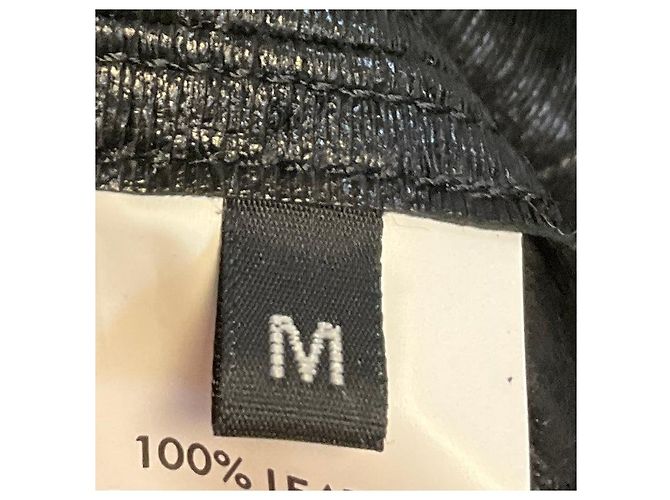 Autre Marque Fleurette Metallic Black Leder-Mantel in mittlerer Länge mit Gürtel - Ansicht 6