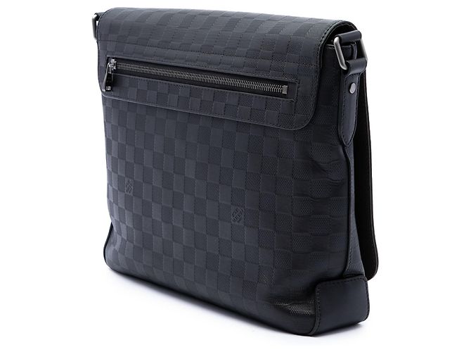 Borsa a tracolla Louis Vuitton District MM in Damier Infini nera - vista 2
