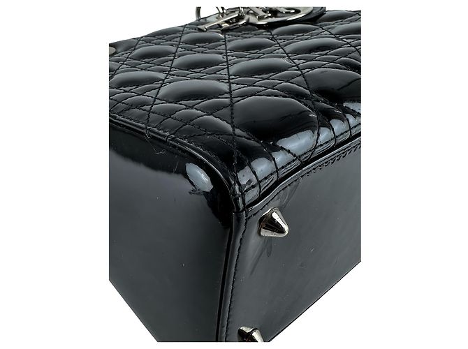 Borsa Lady Dior Medium in pelle vernice Cannage Nera - vista 11