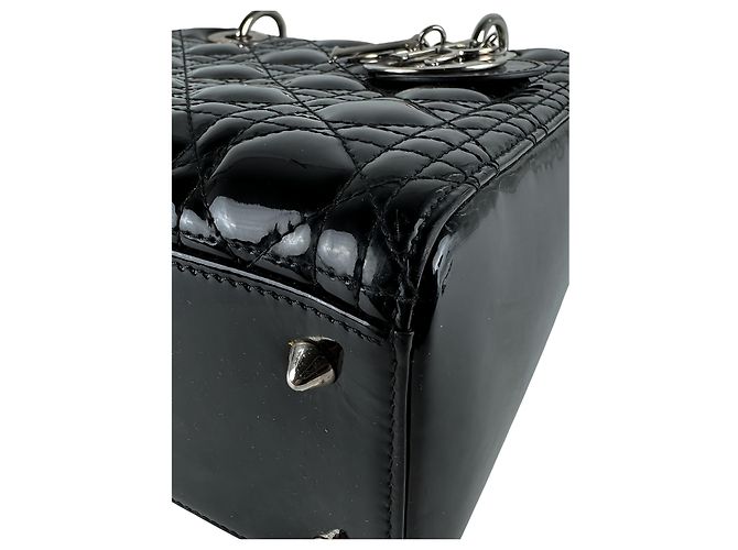 Borsa Lady Dior Medium in pelle vernice Cannage Nera - vista 12