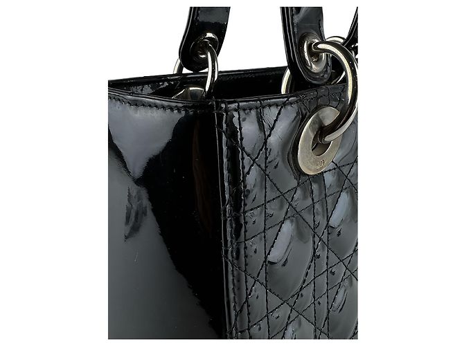 Borsa Lady Dior Medium in pelle vernice Cannage Nera - vista 13
