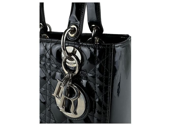 Borsa Lady Dior Medium in pelle vernice Cannage Nera - vista 9