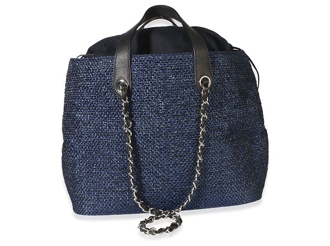 Borsa shopping espandibile Chanel in rafia blu navy CC - vista 2