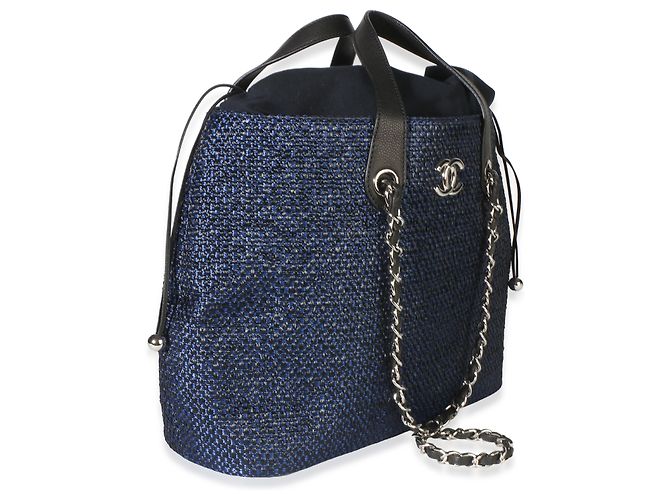 Borsa shopping espandibile Chanel in rafia blu navy CC - vista 4