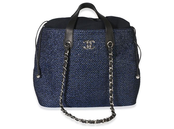 Borsa shopping espandibile Chanel in rafia blu navy CC - vista 8