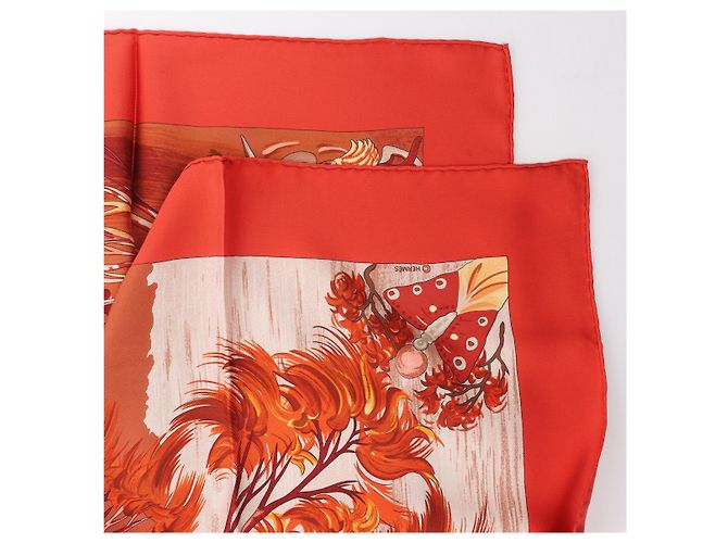 Hermès Carré 90 "Kuggor Tree" Seidentuch in Rot - Ansicht 2