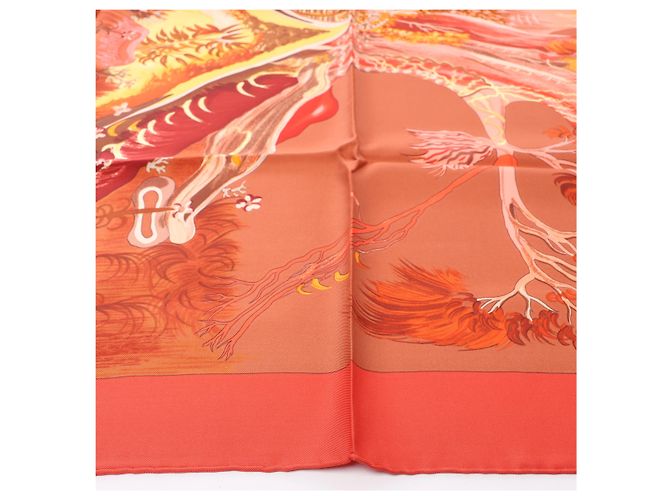 Hermès Carré 90 "Kuggor Tree" Seidentuch in Rot - Ansicht 5
