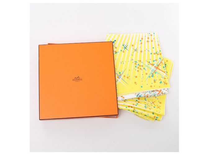 Hermès Carré 90 "Magic Kelly" Seidentuch in Gelb - Ansicht 15
